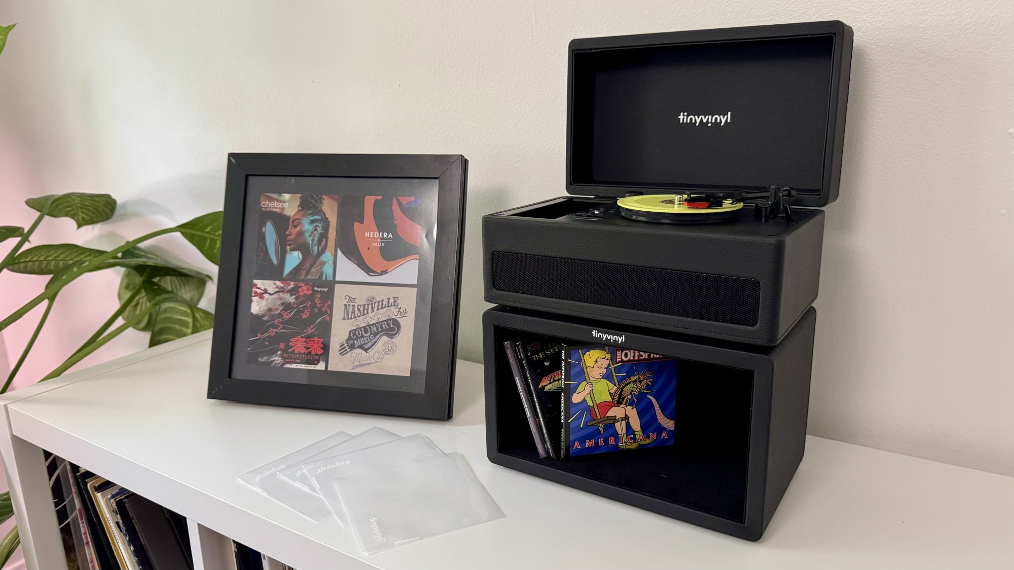 Hands-on with Tiny Vinyls new tiny record player
